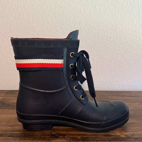 Tommy Hilfiger Toniee Lace-Up Leather Sole TH Logo Rain Boots. Size 6. - Picture 8 of 13